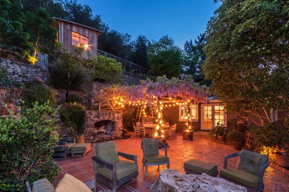 Twilight courtyard at a Misraje representation
